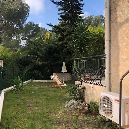 Mezzanine Avec Jardin Privatif, Parking Et Clim - Saint-raphael - Fr-1-226a-81 *