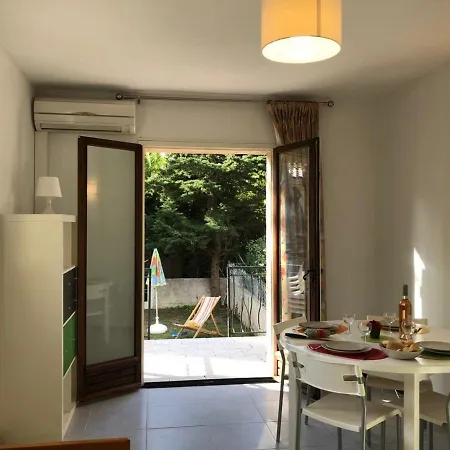 Mezzanine Avec Jardin Privatif, Parking Et Clim - Saint-raphael - Fr-1-226a-81