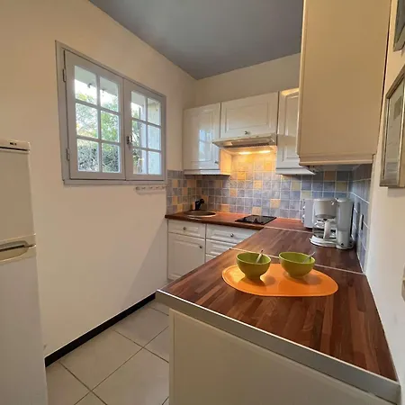 Mezzanine Avec Jardin Privatif, Parking Et Clim - Saint-raphael - Fr-1-226a-81 Apartment