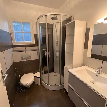 Apartment Mezzanine Avec Jardin Privatif, Parking Et Clim - Saint-raphael - Fr-1-226a-81 *